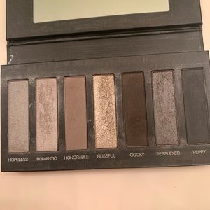 Younique Addiction 2 Eyeshadow Pallette